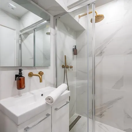 Apartment Nouveau Sacre Coeur 4
